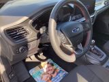 Ford Focus Turnier bei Gebrauchtwagen.expert - Abbildung (14 / 15) Ford Focus Turnier bei Gebrauchtwagen.expert - Abbildung (14 / 15)