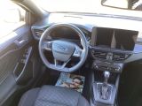 Ford Focus Turnier bei Gebrauchtwagen.expert - Abbildung (8 / 15) Ford Focus Turnier bei Gebrauchtwagen.expert - Abbildung (8 / 15)