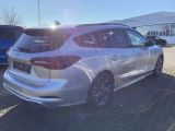 Ford Focus Turnier bei Gebrauchtwagen.expert - Abbildung (4 / 15) Ford Focus Turnier bei Gebrauchtwagen.expert - Abbildung (4 / 15)