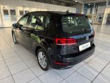 VW Golf Sportsvan bei Gebrauchtwagen.expert - Abbildung (4 / 15)