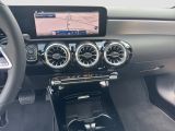Mercedes-Benz A-Klasse bei Gebrauchtwagen.expert - Abbildung (13 / 15) Mercedes-Benz A-Klasse bei Gebrauchtwagen.expert - Abbildung (13 / 15)