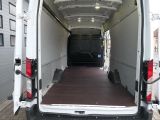 Ford 350 Trend bei Gebrauchtwagen.expert - Abbildung (8 / 15)