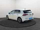 VW Golf VIII bei Gebrauchtwagen.expert - Abbildung (4 / 15)