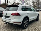 VW Touareg bei Gebrauchtwagen.expert - Abbildung (6 / 15)