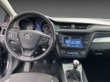 Toyota Avensis bei Gebrauchtwagen.expert - Abbildung (8 / 15)