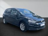 VW Golf Sportsvan bei Gebrauchtwagen.expert - Abbildung (2 / 15)