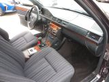 Mercedes-Benz 124 bei Gebrauchtwagen.expert - Abbildung (12 / 15)