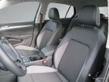 VW Golf VIII bei Gebrauchtwagen.expert - Abbildung (8 / 10) VW Golf VIII bei Gebrauchtwagen.expert - Abbildung (8 / 10)