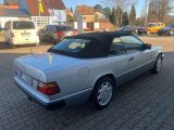 Mercedes-Benz CE 300 Cabrio W124 Oldtimer bei Gebrauchtwagen.expert - Abbildung (5 / 14)