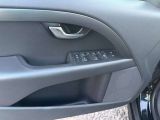 Volvo V70 bei Gebrauchtwagen.expert - Abbildung (14 / 15) Volvo V70 bei Gebrauchtwagen.expert - Abbildung (14 / 15)