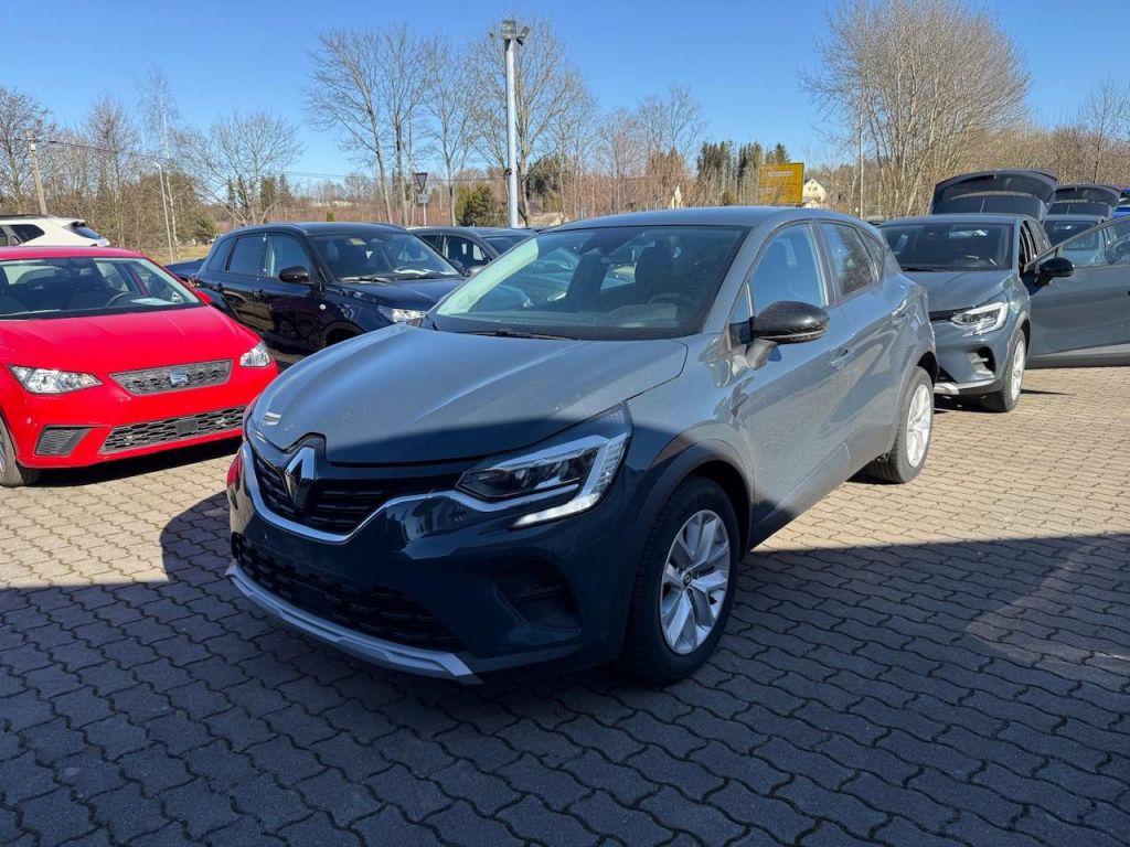 Renault Captur bei Gebrauchtwagen.expert - Hauptabbildung