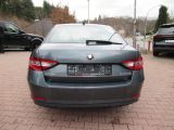 Skoda Superb bei Gebrauchtwagen.expert - Abbildung (6 / 15)