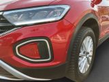 VW T-Roc bei Gebrauchtwagen.expert - Abbildung (14 / 15) VW T-Roc bei Gebrauchtwagen.expert - Abbildung (14 / 15)