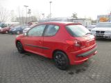 Peugeot 206 bei Gebrauchtwagen.expert - Abbildung (2 / 13)