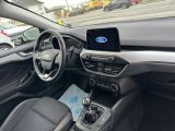 Ford Focus Turnier bei Gebrauchtwagen.expert - Abbildung (14 / 15) Ford Focus Turnier bei Gebrauchtwagen.expert - Abbildung (14 / 15)