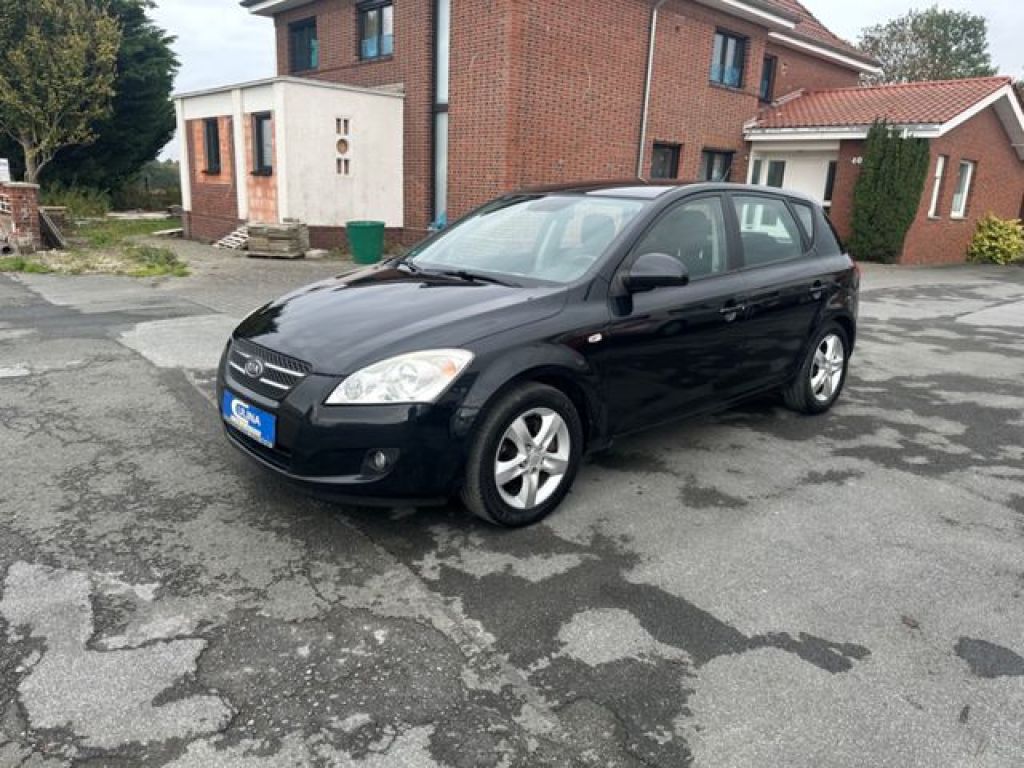 Kia Ceed bei Gebrauchtwagen.expert - Hauptabbildung Kia Ceed bei Gebrauchtwagen.expert - Hauptabbildung