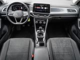 VW T-Roc bei Gebrauchtwagen.expert - Abbildung (10 / 15) VW T-Roc bei Gebrauchtwagen.expert - Abbildung (10 / 15)