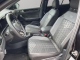 VW T-Roc bei Gebrauchtwagen.expert - Abbildung (10 / 15) VW T-Roc bei Gebrauchtwagen.expert - Abbildung (10 / 15)