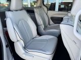 Chrysler Pacifica bei Gebrauchtwagen.expert - Abbildung (14 / 15) Chrysler Pacifica bei Gebrauchtwagen.expert - Abbildung (14 / 15)