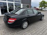 Mercedes-Benz C-Klasse bei Gebrauchtwagen.expert - Abbildung (2 / 15)