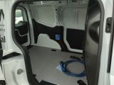 Ford Transit Courier bei Gebrauchtwagen.expert - Abbildung (12 / 15)