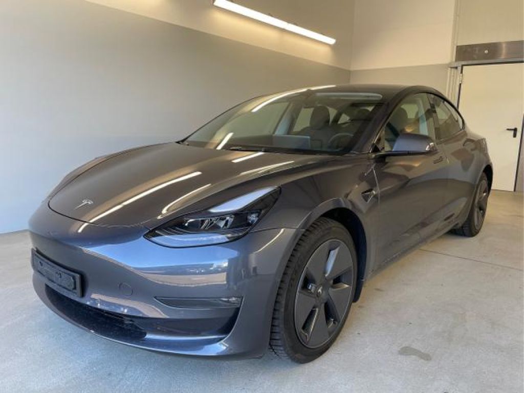 Tesla Model 3 bei Gebrauchtwagen.expert - Hauptabbildung