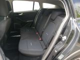 Ford Focus Turnier bei Gebrauchtwagen.expert - Abbildung (13 / 15) Ford Focus Turnier bei Gebrauchtwagen.expert - Abbildung (13 / 15)