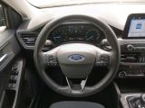 Ford Focus Turnier bei Gebrauchtwagen.expert - Abbildung (12 / 15) Ford Focus Turnier bei Gebrauchtwagen.expert - Abbildung (12 / 15)