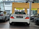 Mercedes-Benz SLK-Klasse bei Gebrauchtwagen.expert - Abbildung (11 / 15) Mercedes-Benz SLK-Klasse bei Gebrauchtwagen.expert - Abbildung (11 / 15)
