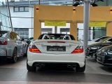 Mercedes-Benz SLK-Klasse bei Gebrauchtwagen.expert - Abbildung (10 / 15) Mercedes-Benz SLK-Klasse bei Gebrauchtwagen.expert - Abbildung (10 / 15)