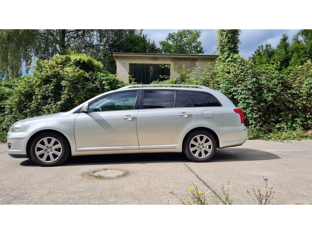 Toyota Avensis bei Gebrauchtwagen.expert - Hauptabbildung Toyota Avensis bei Gebrauchtwagen.expert - Hauptabbildung