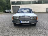 Mercedes-Benz 230 bei Gebrauchtwagen.expert - Abbildung (3 / 15) Mercedes-Benz 230 bei Gebrauchtwagen.expert - Abbildung (3 / 15)