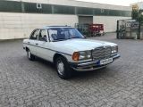 Mercedes-Benz 230 bei Gebrauchtwagen.expert - Abbildung (4 / 15) Mercedes-Benz 230 bei Gebrauchtwagen.expert - Abbildung (4 / 15)