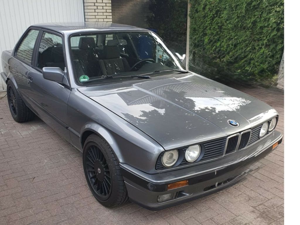 BMW M3 bei Gebrauchtwagen.expert - Hauptabbildung BMW M3 bei Gebrauchtwagen.expert - Hauptabbildung