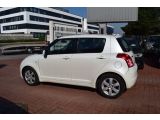 Suzuki Swift bei Gebrauchtwagen.expert - Abbildung (5 / 15) Suzuki Swift bei Gebrauchtwagen.expert - Abbildung (5 / 15)