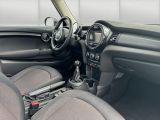 Mini Cooper bei Gebrauchtwagen.expert - Abbildung (4 / 15)