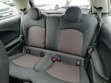 Mini Cooper bei Gebrauchtwagen.expert - Abbildung (14 / 15)