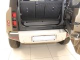 Land Rover Defender bei Gebrauchtwagen.expert - Abbildung (13 / 15)