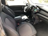 Mini One bei Gebrauchtwagen.expert - Abbildung (2 / 15) Mini One bei Gebrauchtwagen.expert - Abbildung (2 / 15)
