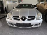 Mercedes-Benz SLK-Klasse bei Gebrauchtwagen.expert - Abbildung (4 / 15) Mercedes-Benz SLK-Klasse bei Gebrauchtwagen.expert - Abbildung (4 / 15)