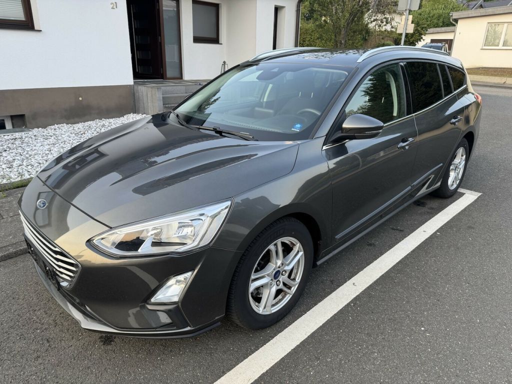 Ford Focus bei Gebrauchtwagen.expert - Hauptabbildung Ford Focus bei Gebrauchtwagen.expert - Hauptabbildung