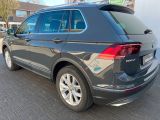 VW Tiguan bei Gebrauchtwagen.expert - Abbildung (2 / 15)