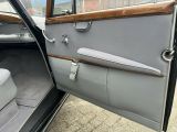 Mercedes-Benz 300 bei Gebrauchtwagen.expert - Abbildung (12 / 15)