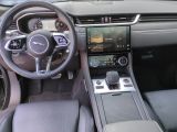 Jaguar F-Pace bei Gebrauchtwagen.expert - Abbildung (9 / 15)
