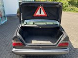 Mercedes-Benz E-Klasse bei Gebrauchtwagen.expert - Abbildung (13 / 15) Mercedes-Benz E-Klasse bei Gebrauchtwagen.expert - Abbildung (13 / 15)
