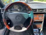 Mercedes-Benz E-Klasse bei Gebrauchtwagen.expert - Abbildung (10 / 15) Mercedes-Benz E-Klasse bei Gebrauchtwagen.expert - Abbildung (10 / 15)