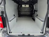 Opel Vivaro bei Gebrauchtwagen.expert - Abbildung (14 / 15)