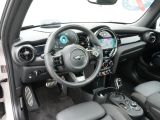 Mini Cooper S bei Gebrauchtwagen.expert - Abbildung (8 / 15) Mini Cooper S bei Gebrauchtwagen.expert - Abbildung (8 / 15)
