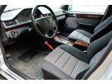Mercedes-Benz E-Klasse bei Gebrauchtwagen.expert - Abbildung (14 / 15)