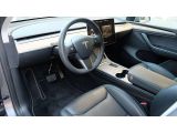 Tesla Model Y bei Gebrauchtwagen.expert - Abbildung (14 / 15) Tesla Model Y bei Gebrauchtwagen.expert - Abbildung (14 / 15)